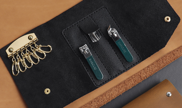 Genuine Leather Key Holder Pouch with Metal Hardware