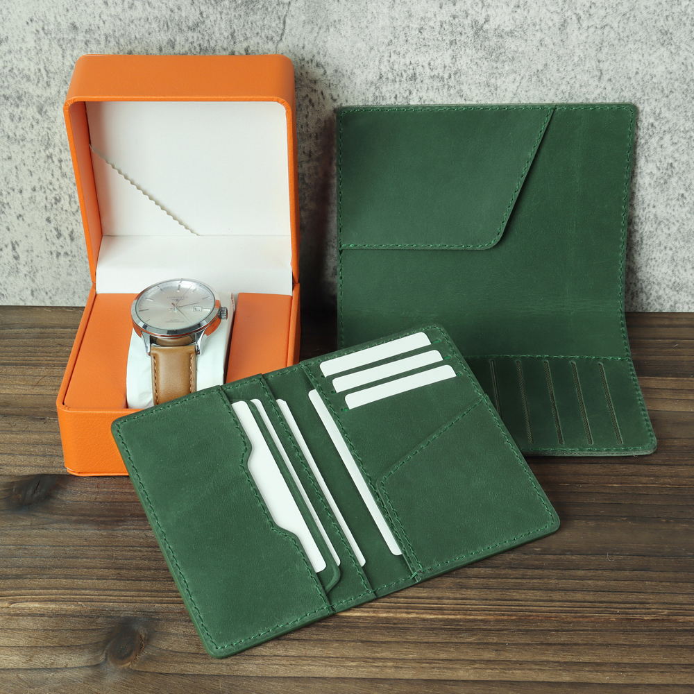 Custom Crazy Horse Leather Bifold Passport Holder Wallet OEM