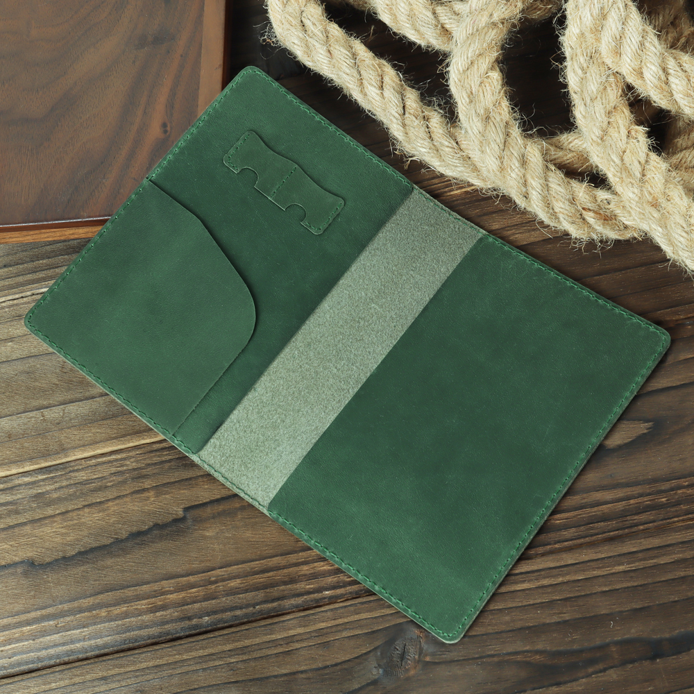 Custom Crazy Horse Leather Bifold Passport Holder Wallet OEM